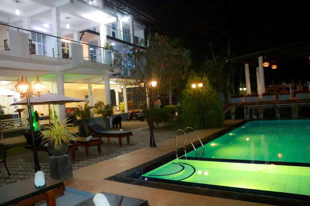 Queens Beach Hotel - Tangalle